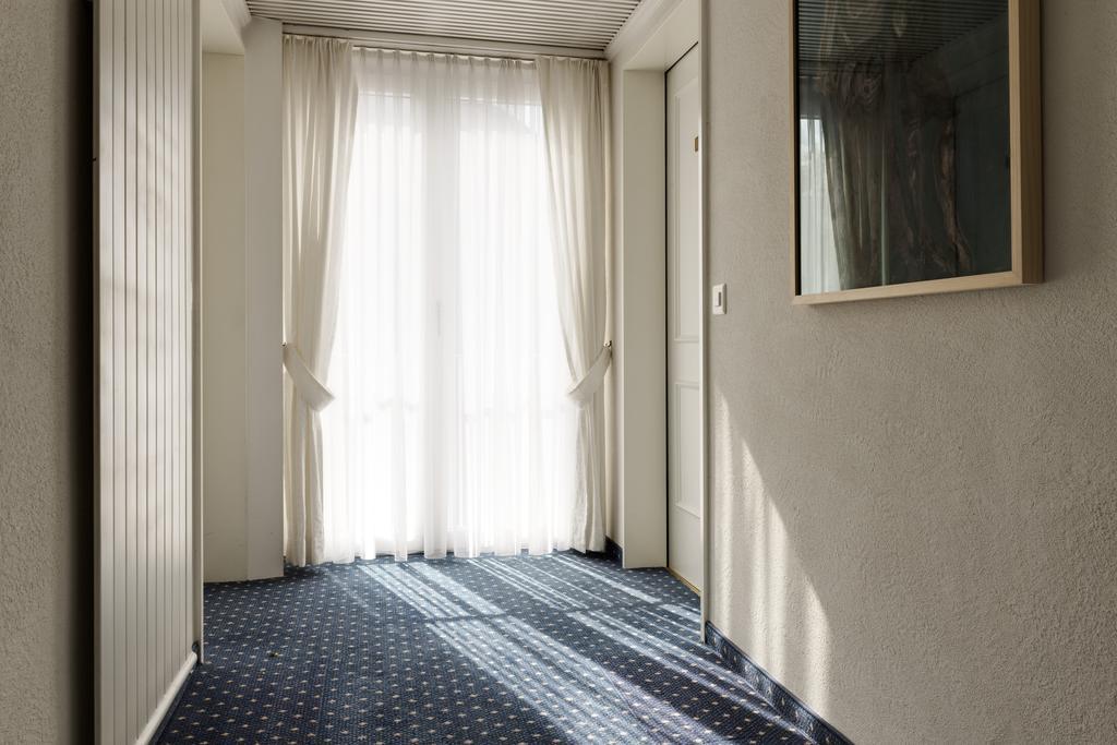 Kunsthotel Linde Garni アインジーデルン エクステリア 写真