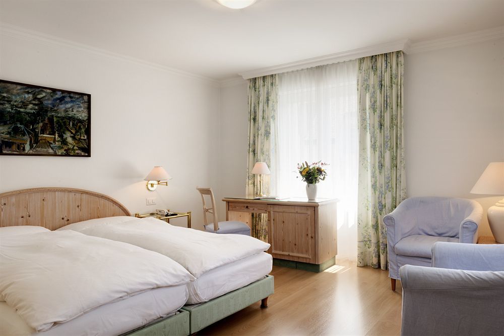 Kunsthotel Linde Garni アインジーデルン エクステリア 写真