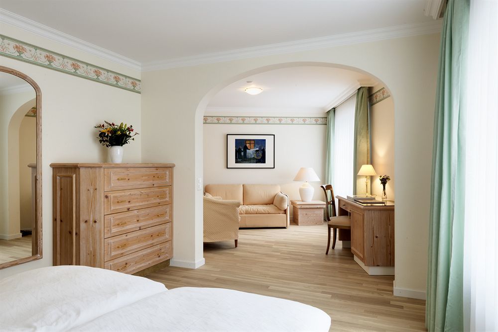 Kunsthotel Linde Garni アインジーデルン エクステリア 写真