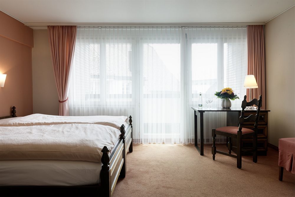 Kunsthotel Linde Garni アインジーデルン エクステリア 写真