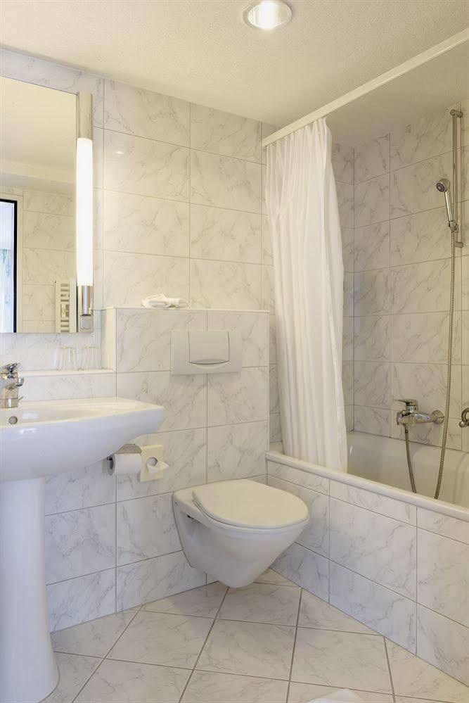 Kunsthotel Linde Garni アインジーデルン エクステリア 写真