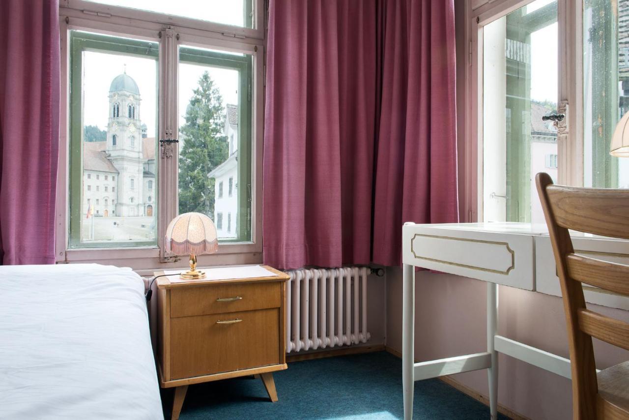Kunsthotel Linde Garni アインジーデルン エクステリア 写真